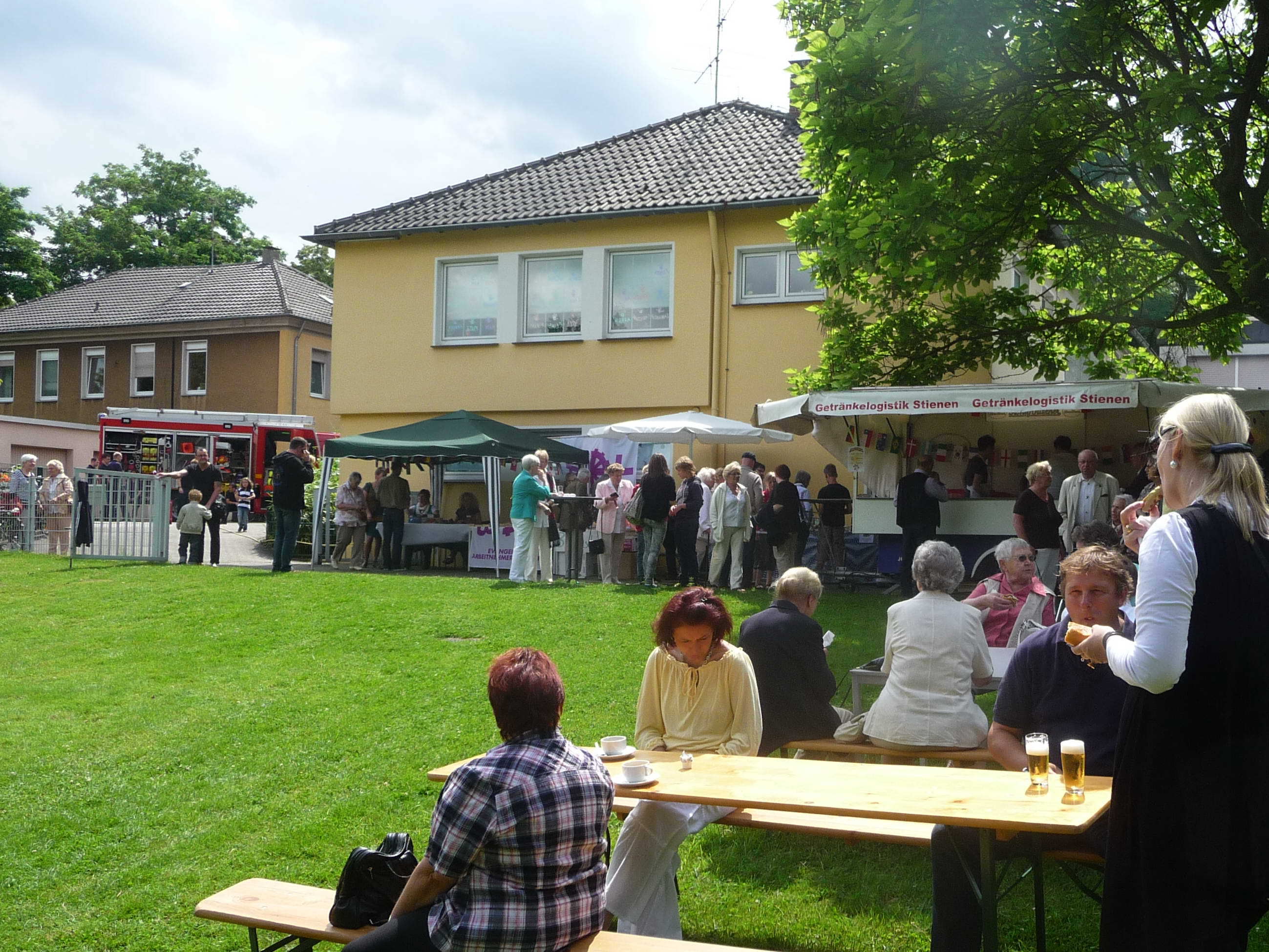 "Gemeinde(fest) mit Kick" auf der Gemeindewiese der ev. Kirchengemeinde Hiesfeld auf der Kirchstraße.
