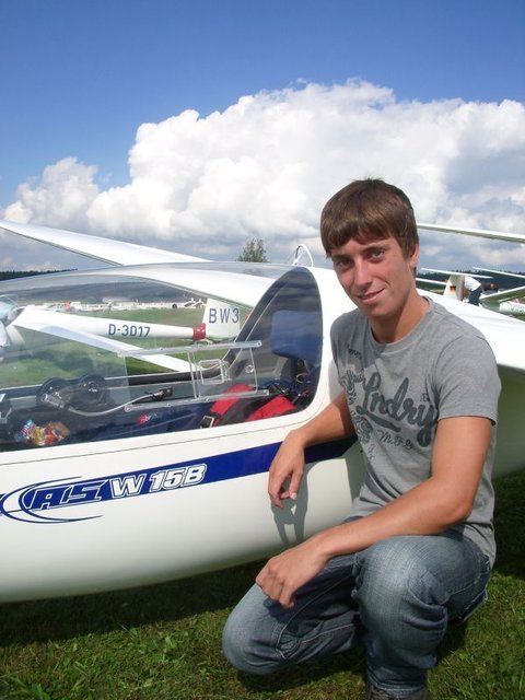 Peter Remy nimmt an den Deutschen Meisterschaften im Segelflug der Junioren teil.