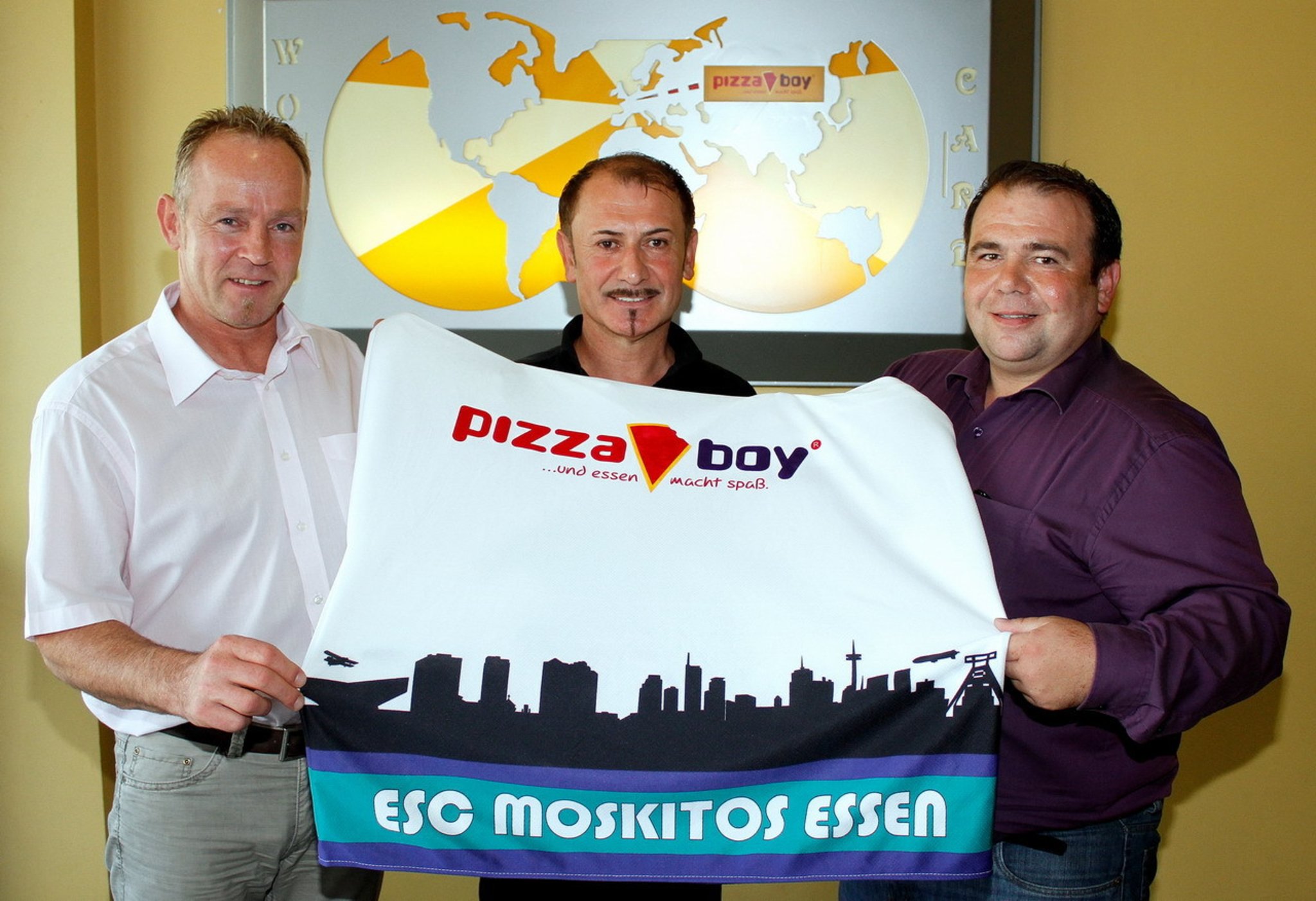 MOSKITOS gehen mit PIZZA BOY als Hauptsponsor in die Saison EssenWest