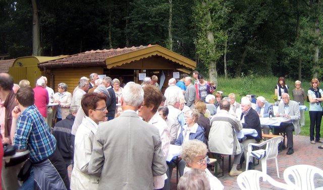 Im Anschluss lud der Heimatverein Wulfen zu einem Frühschoppen ein.