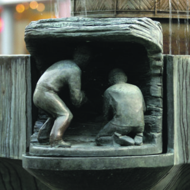 Das vierte und letzte Symbol zeigt den Bergbau in Dorsten. Mit den 1905 einsetzenden Bergbauaktivitäten in Dorsten war ein stetig anwachsender wirtschaftlicher Aufschwung verbunden. Nach dem Abteufen der ersten Schächte auf der Zeche Baldur, wurde 1911 zum erstenmal Kohle gefördert. Noch bis zur Schließung der Zeche Fürst Leopold war die industrielle Entwicklung in Dorsten maßgeblich durch den Bergbau geprägt. Insgesamt 90 Jahre lang baute man in Dorsten das “Schwarze Gold” ab. | Foto: André Elschenbroich