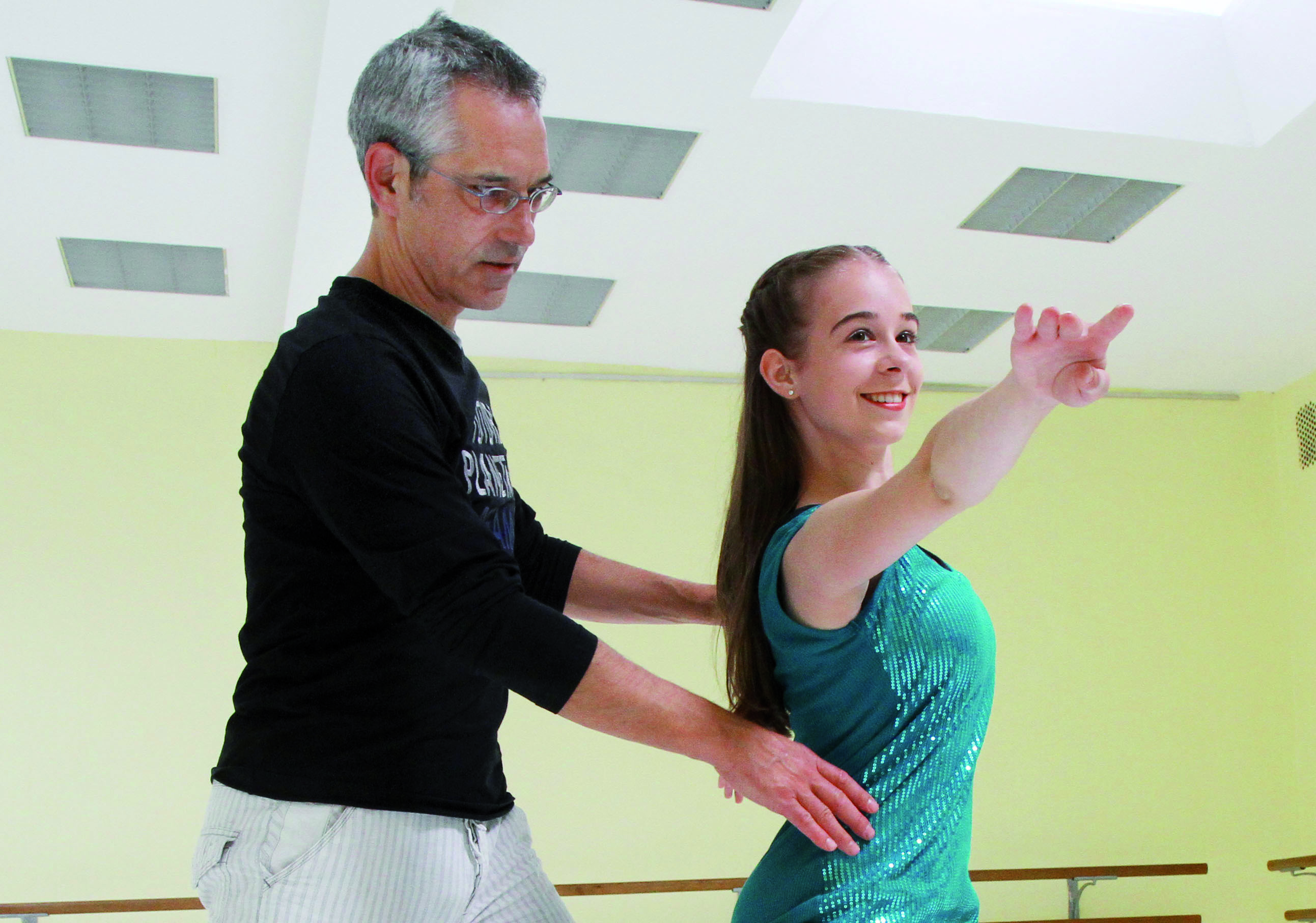 Lisa Schreer mit ihrem Trainer Mark Hoskins.
