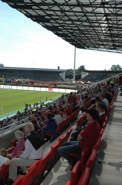 Dreier Im Fußballstadion Dreier Im Fußballstadion