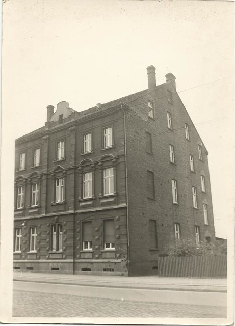 Das Haus wo meine Großeltern gewohnt haben bis die A42 gebaut wurde Altenessenerstrasse 555