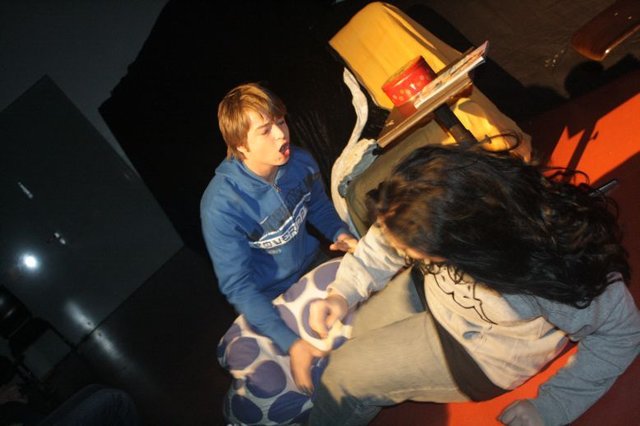 Heftige Szene für Dominic Sega als Martin aus "Missing - Der tödliche Bunker - Bis dass der Tod uns scheidet" | Foto: Frank Gebauer