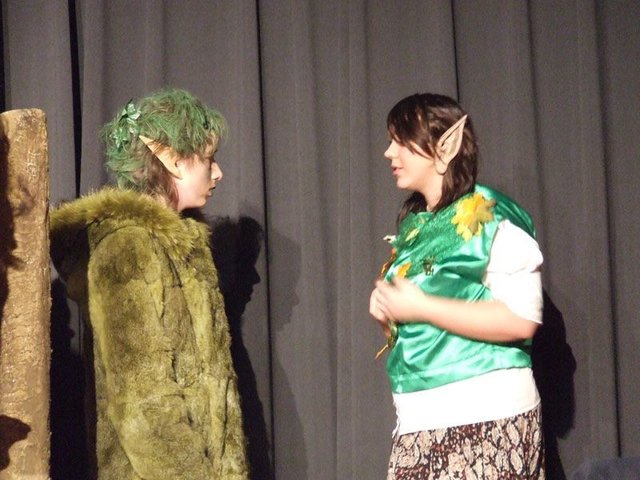 Jonathan Mero und Melanie Nowak in ihren Rollen als Kobolde aus "Das Märchen von X" | Foto: Jugendkunstschule