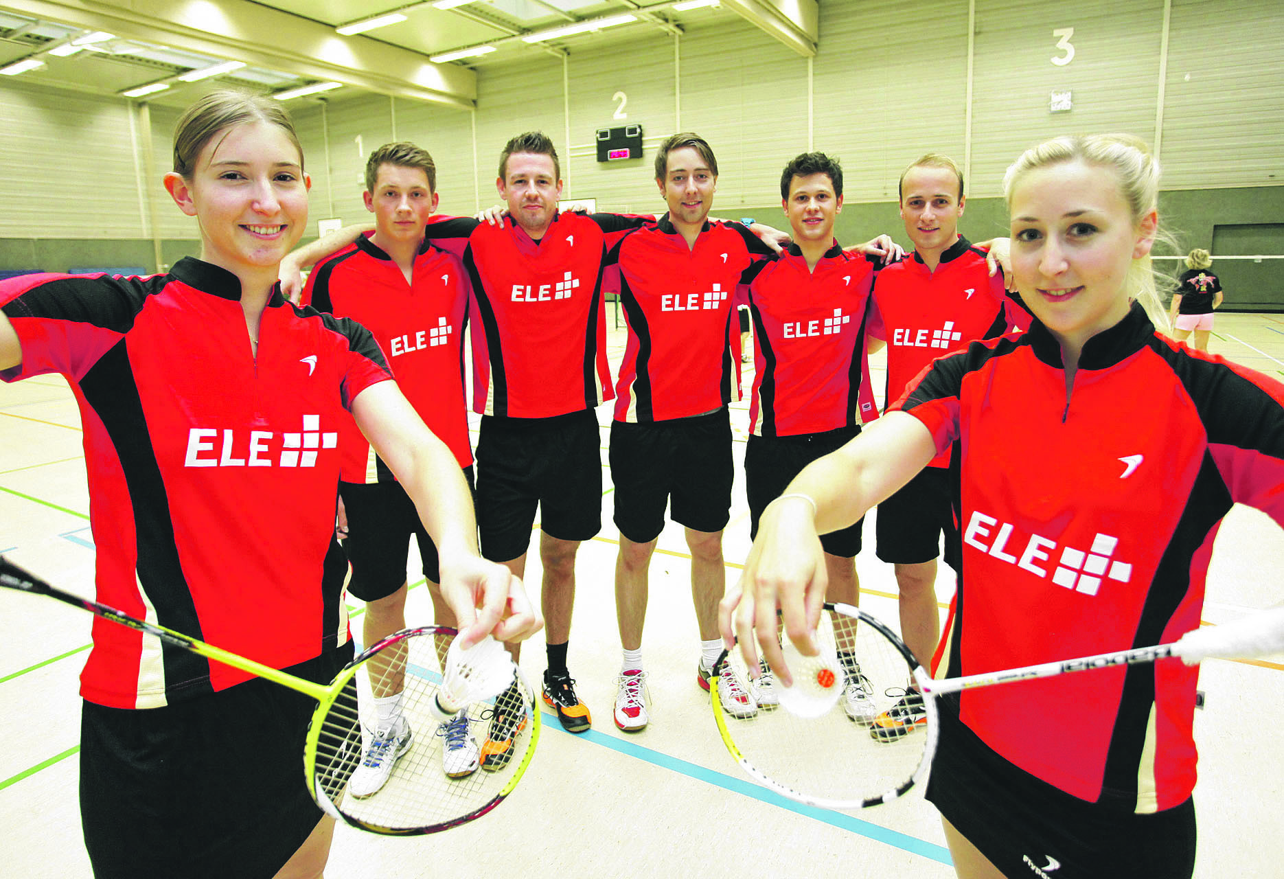 Fiebern dem Auftakt entgegen (v.l.n.r.): Katrin Sollfrank, Nils Wackertapp, Marcel Sommerfeld, Thomas Kuchenbecker, Christian Blankenstein, Matthias Kuchenbecker, Christina Kuchenbecker. Es fehlen: Bianca Sandhövel und Dana Kaufhold.