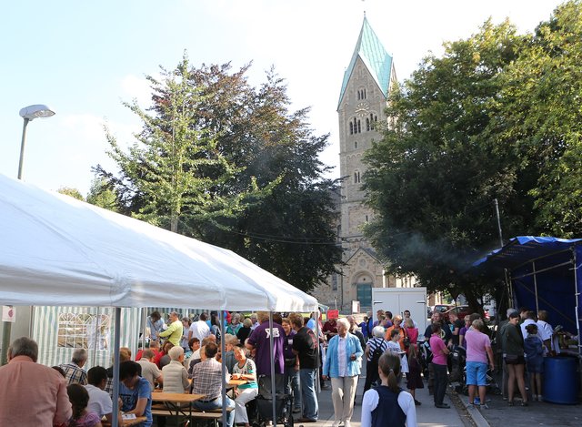 Buntes Fest der HerzJesuGemeinde in Burgaltendorf EssenRuhr