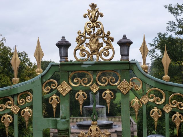 Eingang zum Schloss Sanssouci in Potsdam | Foto: Marita Gerwin