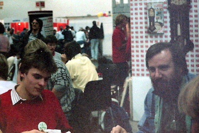 Rechts Friedel Hoffmann während der Spiel in Essen 1986.