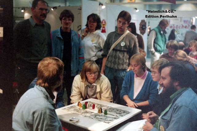 Eine Partie "Heimlich & Co." 1986 auf der Messe noch mit der Ausgabe der Edition Perlhuhn.