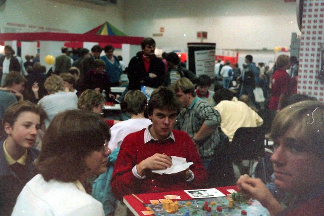 Pause während der DM 1986 im großen Saal der Messe in Essen.
