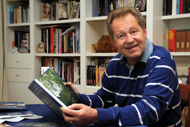 Peter Alex Pohl hat hinter die Kulissen Oberkassels geblickt und seine Eindrücke in dem Bildband „Düsseldorf-Oberkassel – Innenansichten“ dokumentiert.Foto: Siegel