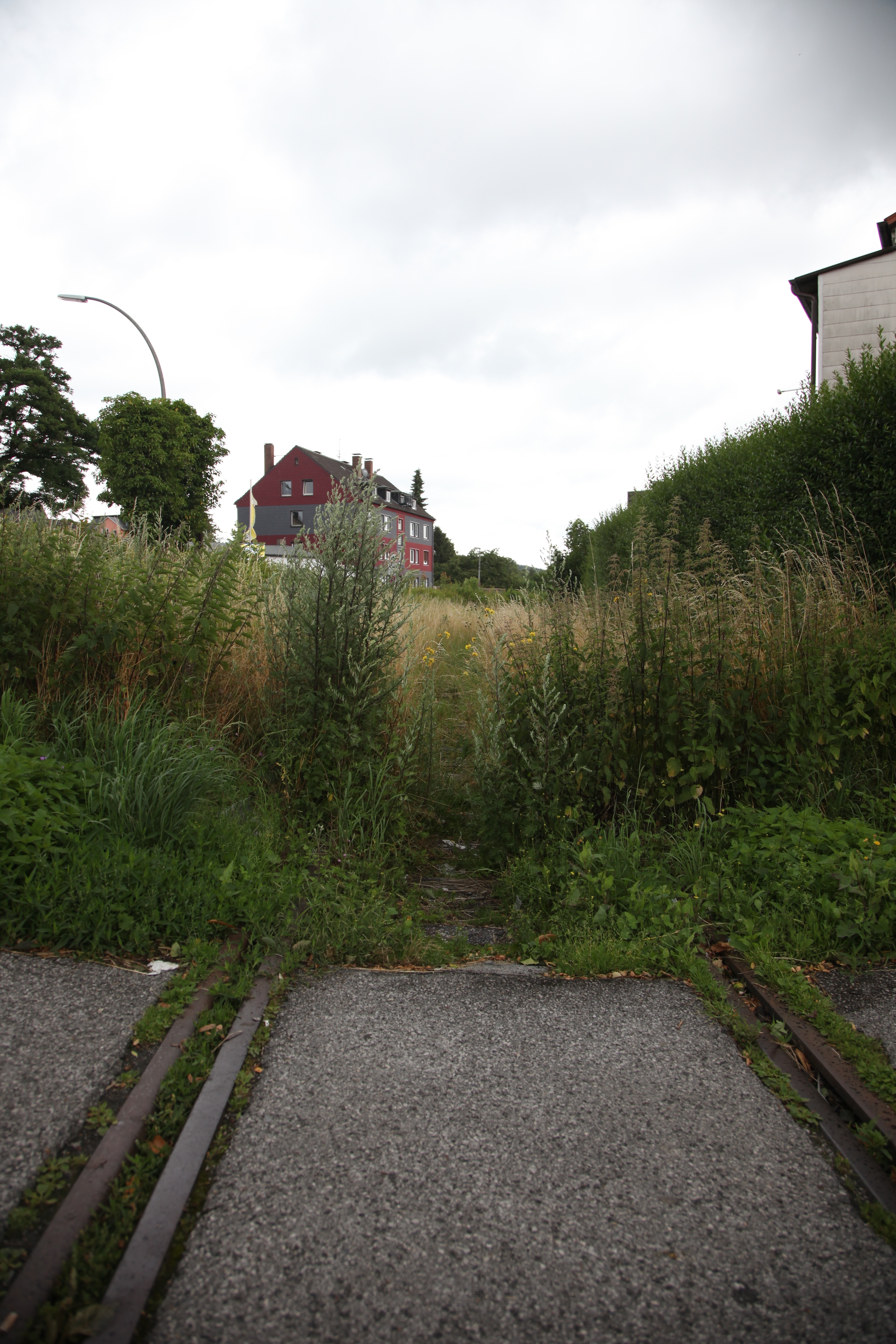 Kann hier endlich in Kürze mit dem Bau des Radweges begonnen werden?