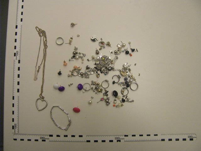 Wer erkennt seinen Schmuck wieder?