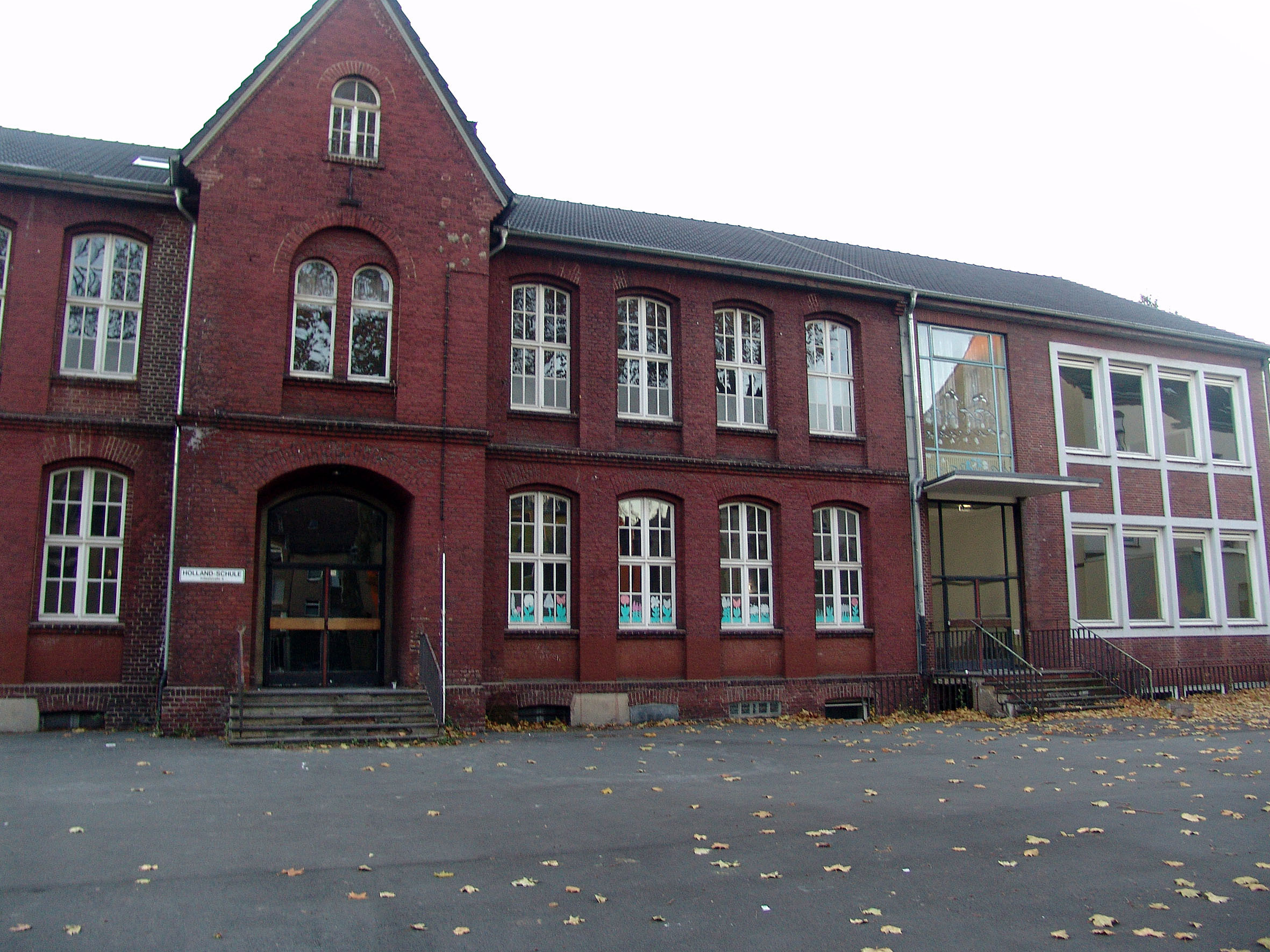 Die ehemalige Hollandschule wurde als befristete Flüchtlingsunterkunft ausgeguckt.