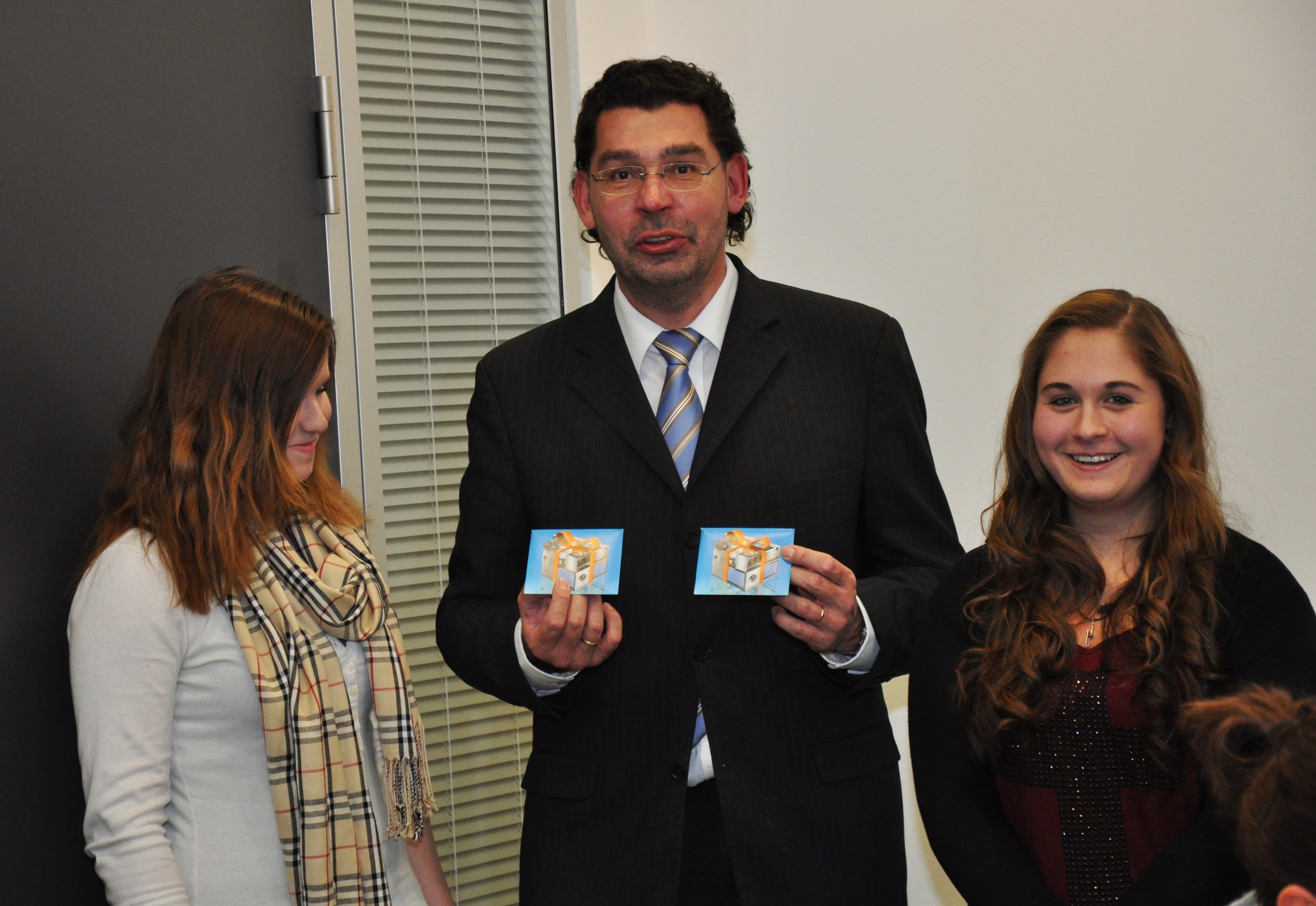 Lara Bruckhaus, Centermanager Lutz Müller, Kathrin Vietmeier