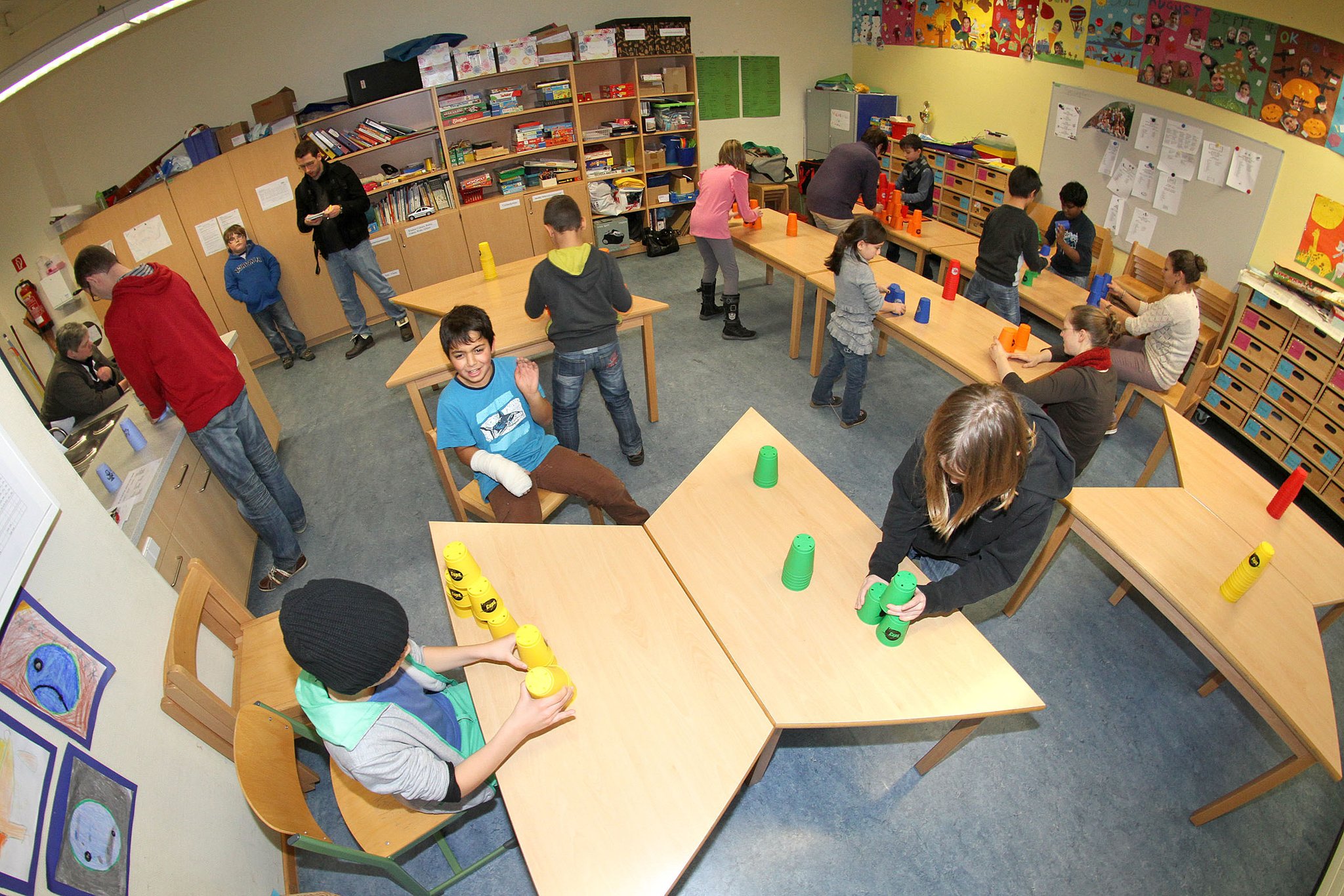 Speedstacking Rekordverdächtiges Becherstapeln an der CarlArnold