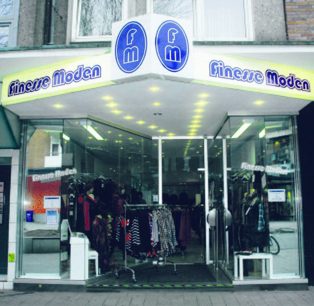 Auf einer Verkaufsfläche von 150 Quadratmetern finden modebewusste Damen hier Qualitätstextilien in Konfektionsgrößen von S bis 60: „Finesse Moden“ in Gladbeck-Mitte, Lambertistraße 1.