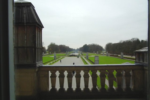 Sicht auf den weitläufigen Schlosspark.