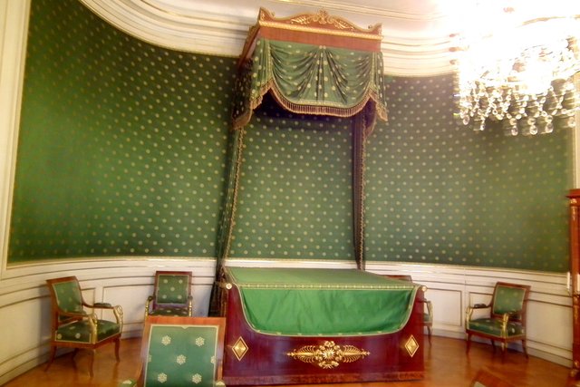 Märchenkönig Ludwig II. - das Geburtsbett.