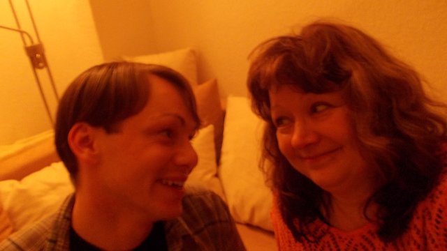 Bei der richtigen Beleuchtung taten wir - Tino und Bruni - so, als wenn wir flirten würden!!!