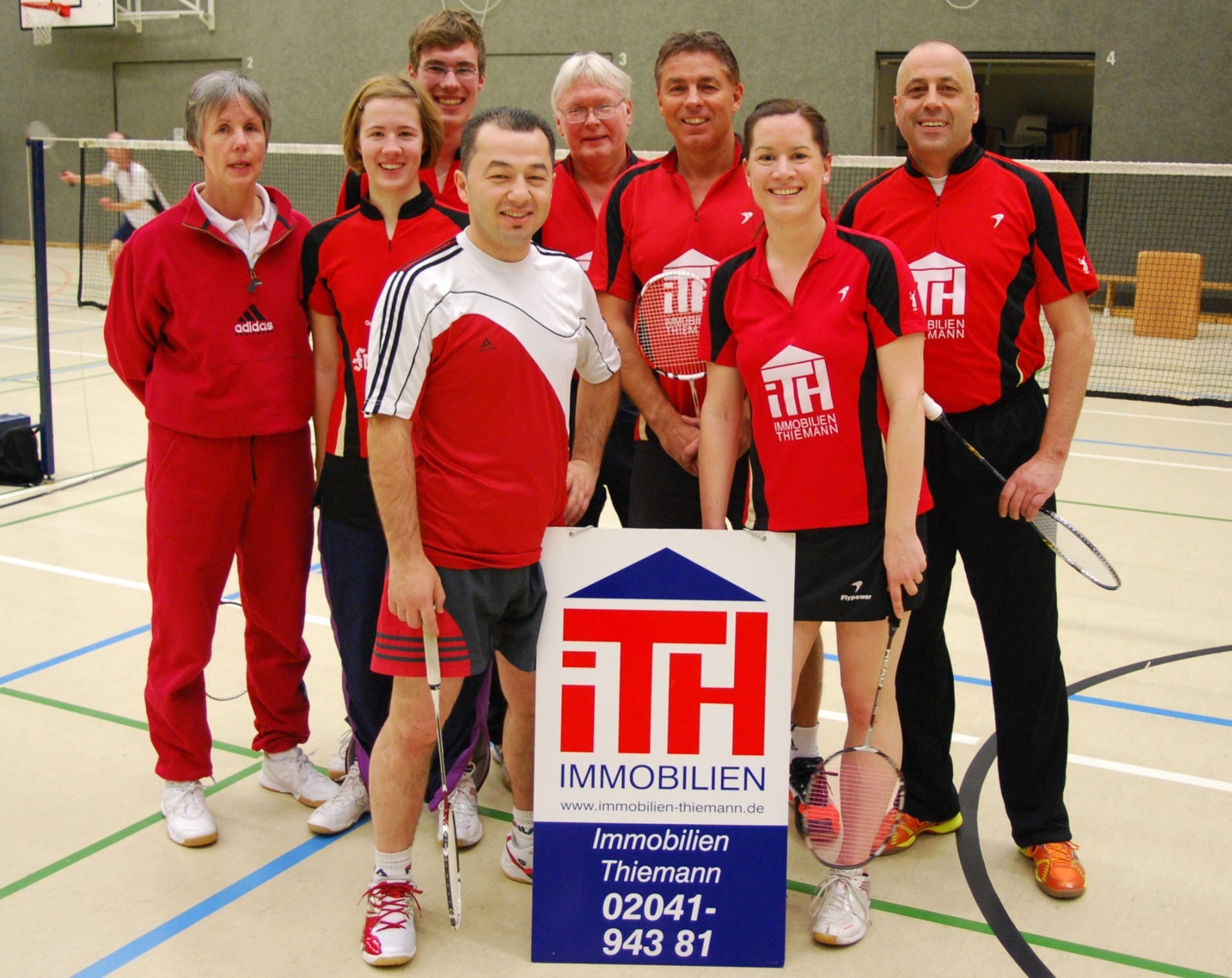 Die BBG-Fünfte verlor das Spitzenspiel der Kreisliga knapp (v.l.): Barbara Turulski, Lisa Turulski, Max Turulski, Sezai Yildiz, Reinhold Rörtgen, Marcus Jasper, Sinja Kuchenbecker und Franco Olivieri. Foto: BBG