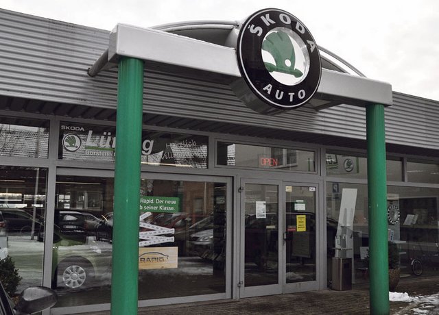 Das Autohaus Lüning an der Hegestraße 71- 73 in Rentfort.