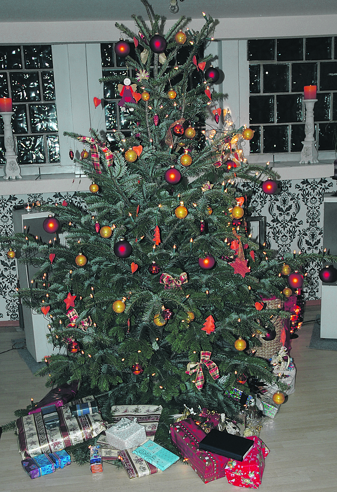 Unter manchen Tannen liegen schon kiloweise Geschenke. Wer allerdings noch nicht so weit ist, der ist am Sonntag im Marler Stern genau richtig.