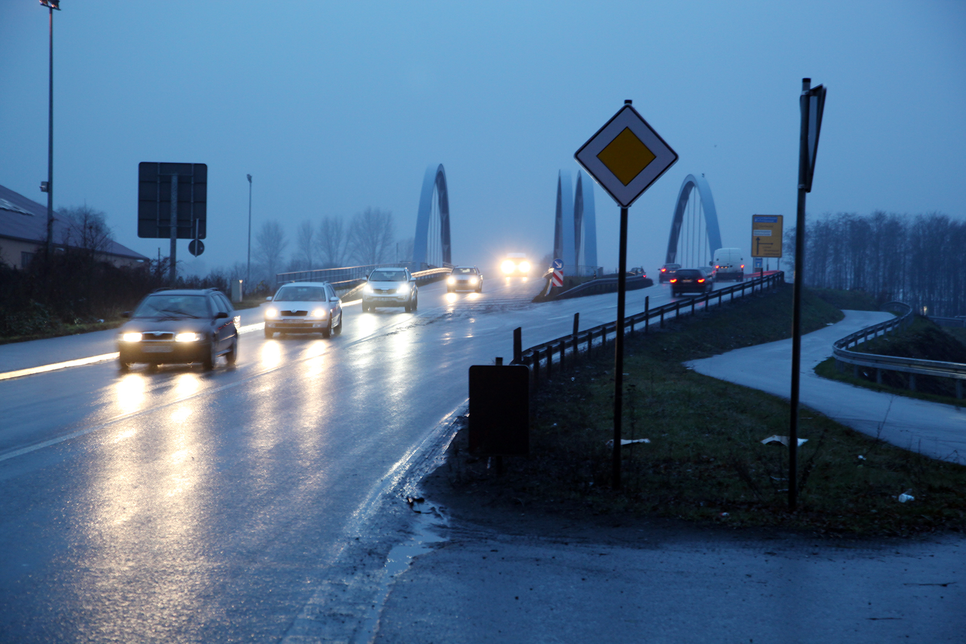 An dieser Einmündung passierte der Unfall in der Nacht zu Freitag.