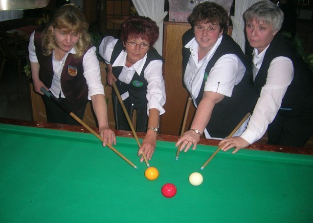 Das sind nur einige Frauen aus dem Kreis Kleve die Billard spielen.und sie kommen aus Kleve-Goch und Rees.