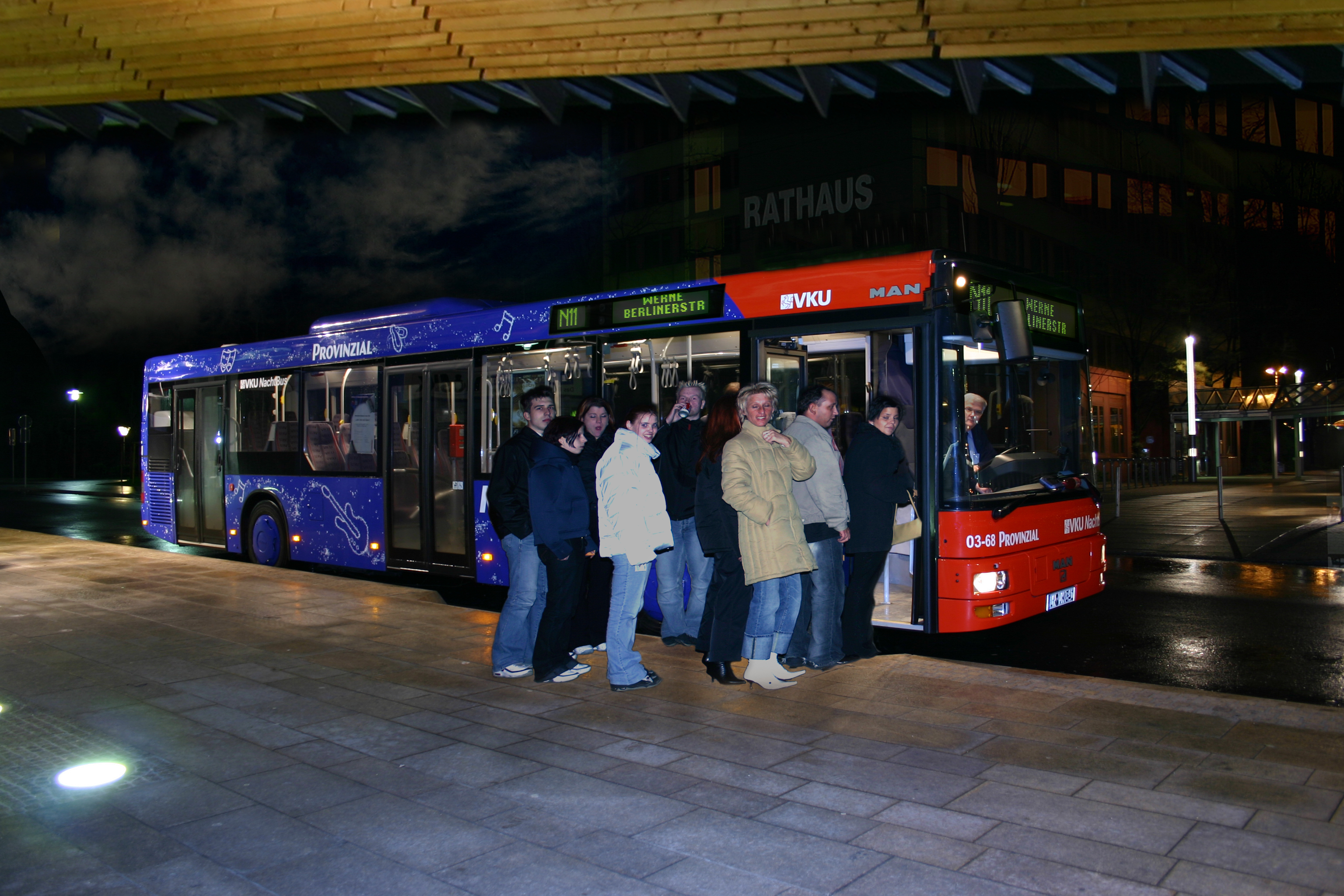Feiern ohne Reue: Silvester fahren die Nachtbusse.