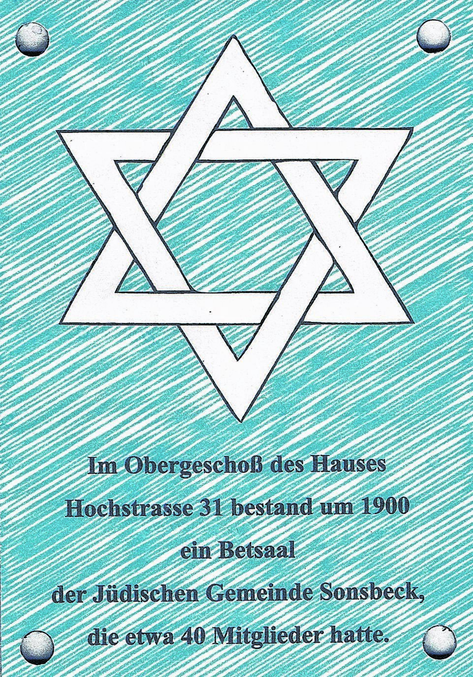 Eine schlichte Gedenktafel erinnert an den Betsaal der jüdischen Gemeinde in Sonsbeck.
