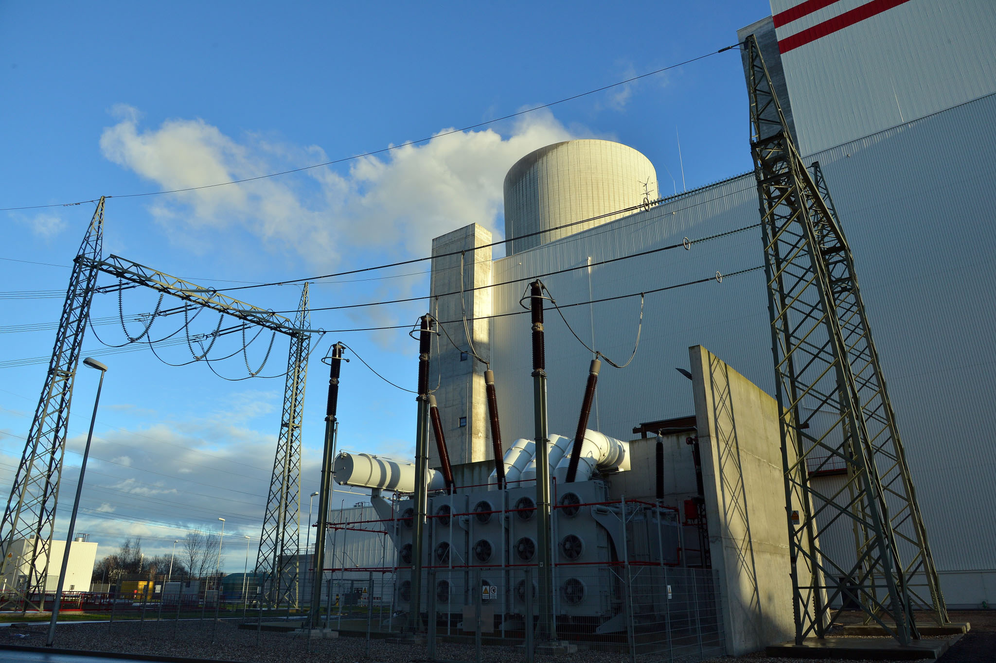 Das Kohlekraftwerk in Lünen liefert schon im Probebetrieb Strom ins Netz.
