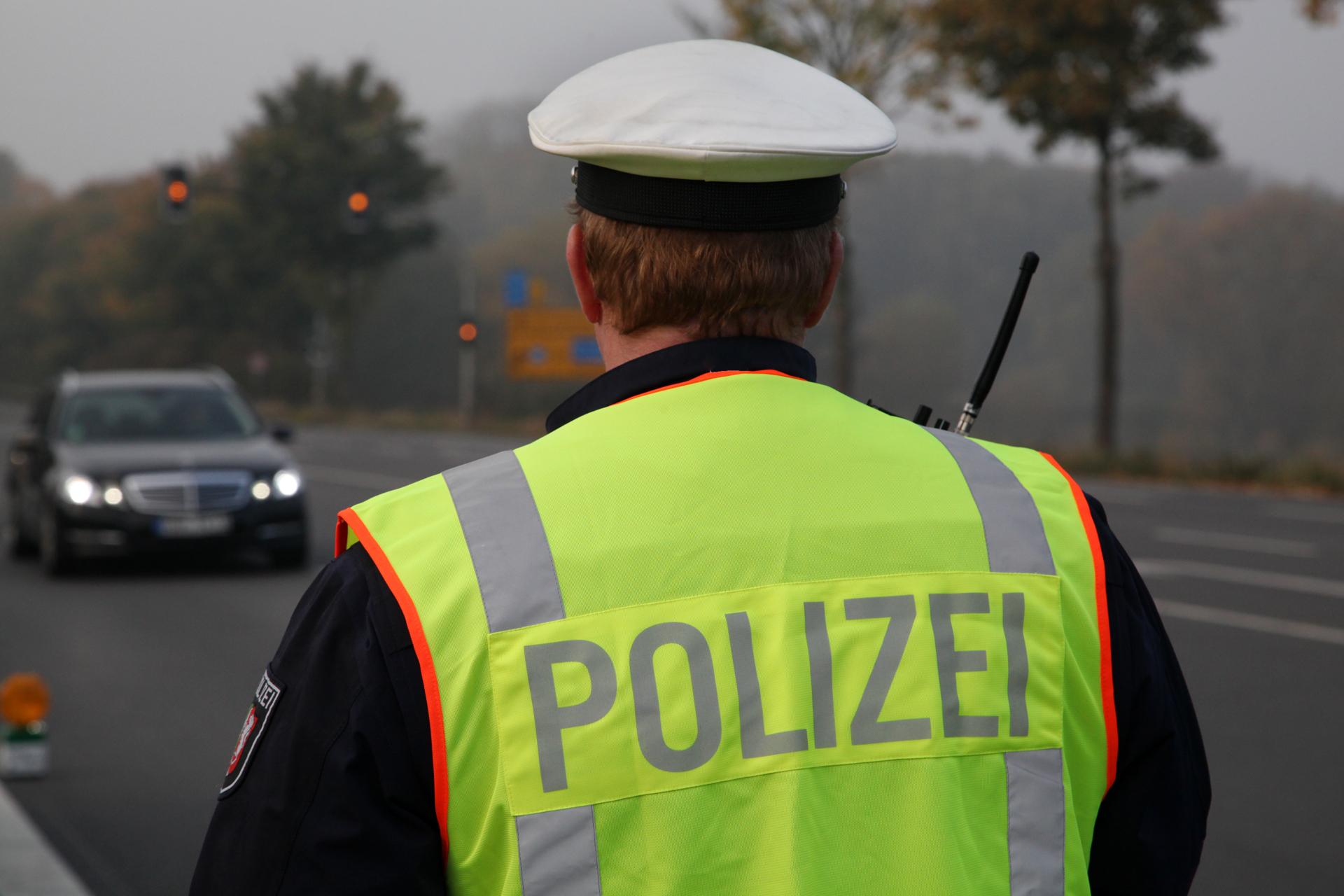 Die Polizei will Raser auf den Straßen ausbremsen.