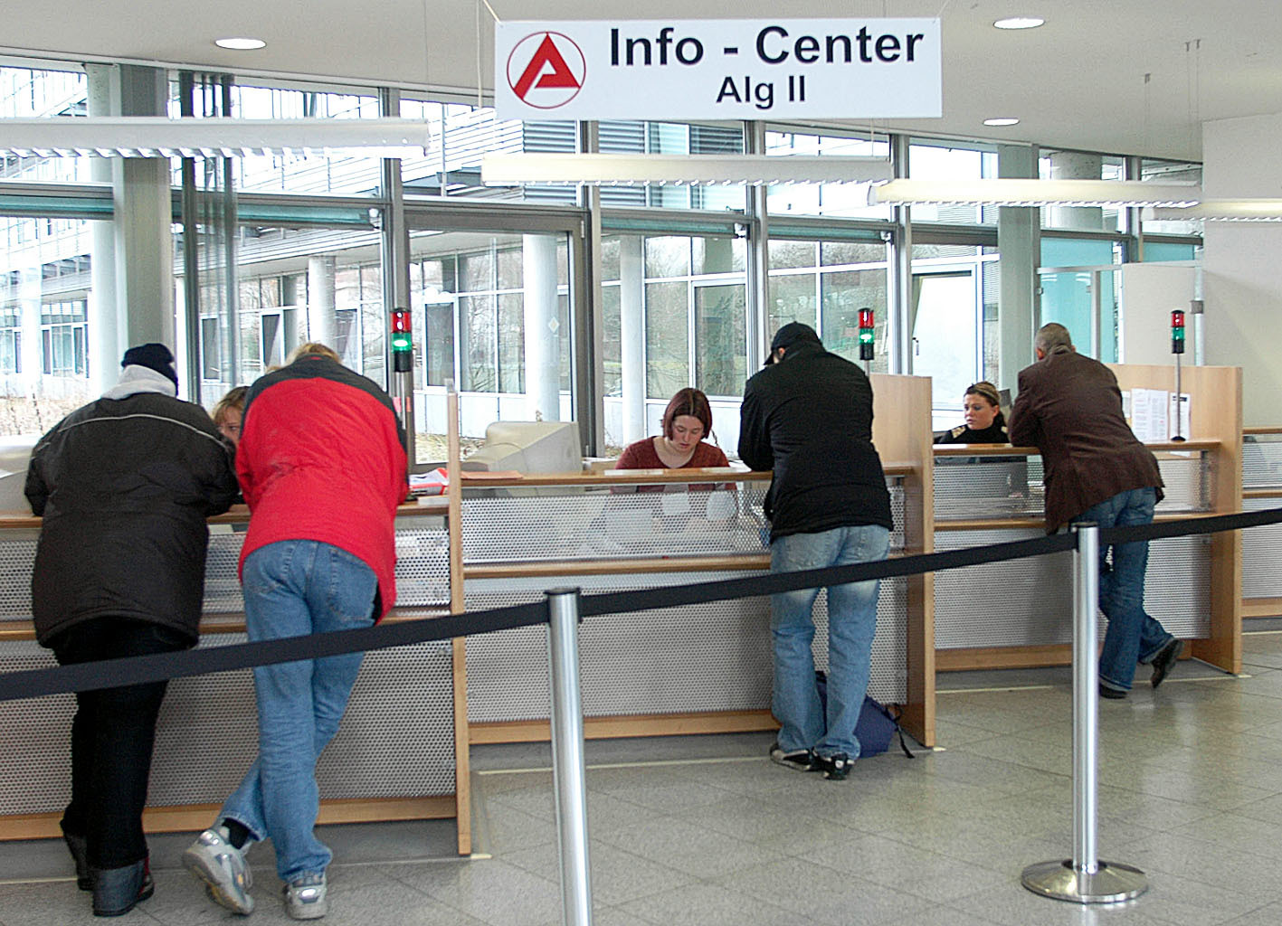 Länger als sonst waren die Schlangen in der Agentur für Arbeit an der Steinstraße.
