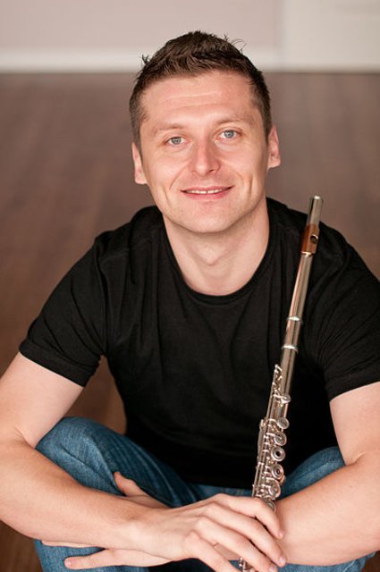 Soloflötist Krzysztof Kaczka vom Guangzhou Symphony Orchestra - China -