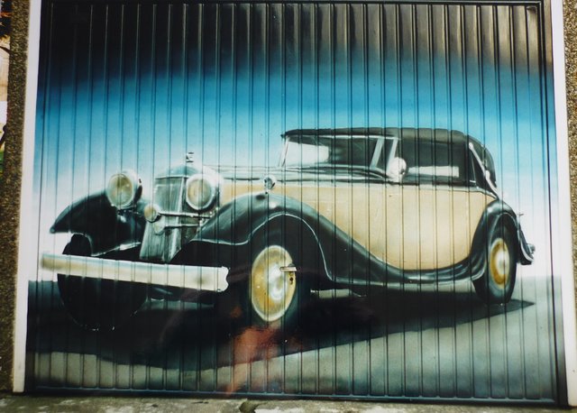 Farbiges sieht schöner aus - Kunst am Garagentor (2) - Essen-Süd