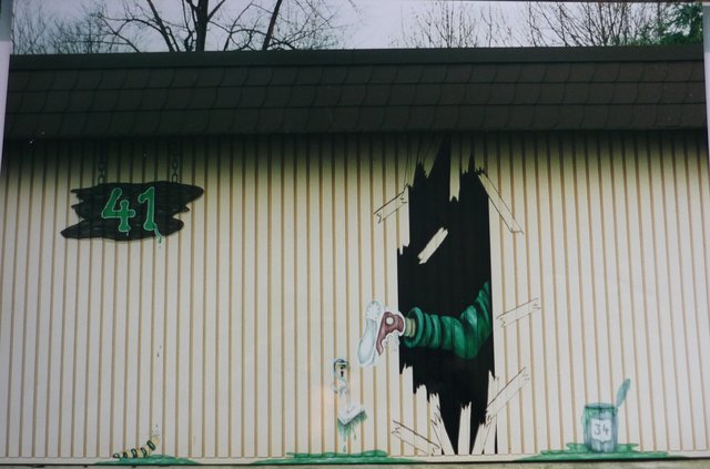 Farbiges sieht schöner aus - Kunst am Garagentor (2) - Essen-Süd