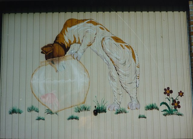 Farbiges sieht schöner aus - Kunst am Garagentor (2) - Essen-Süd