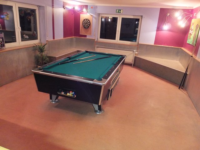 Der Billardraum der Jugendlichen