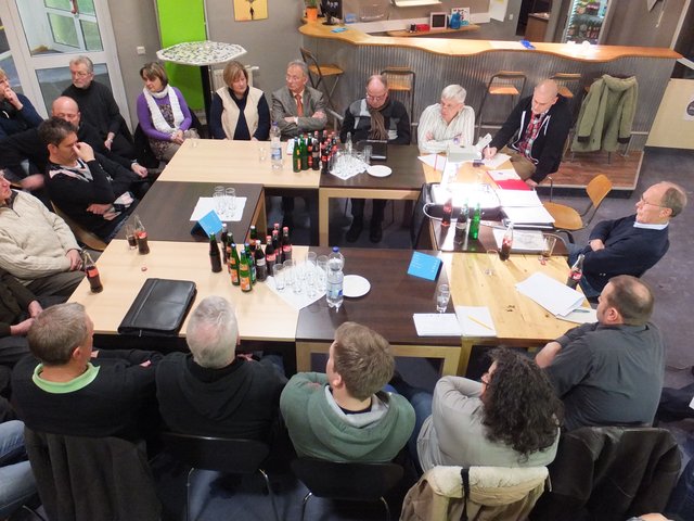 Vertreter der Vereine und Politik in der Diskussionsrunde