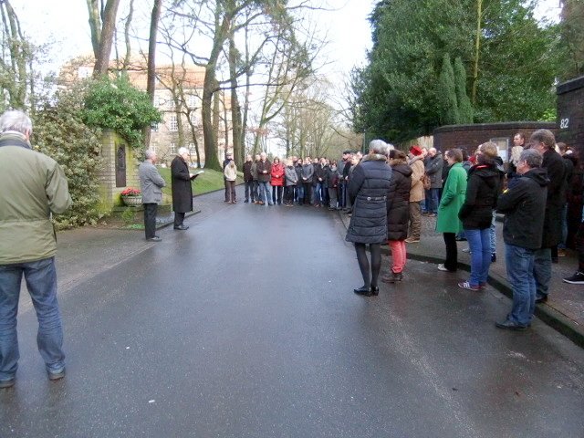 Gedenkrede: Bürgermeister Peter Driessen und evangelischer Seelsorger Ralph van Otterlo