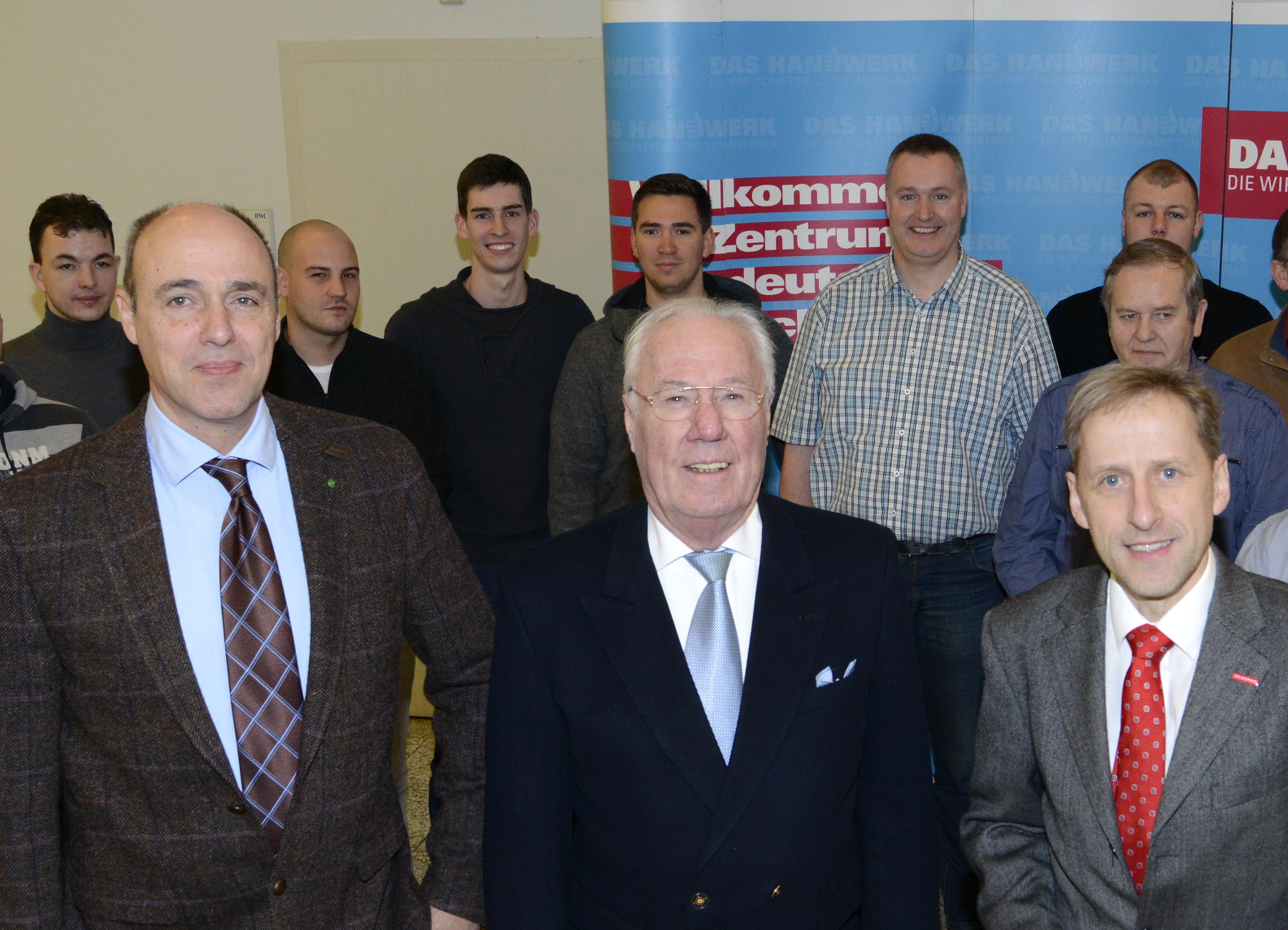 Beim Auftakt zum ersten Meisterlehrgang (von links): Dr. Friedrich Remes (Geschäftsführer DHBV), Dipl. Ing. Horst Eickhoff (Präsident DHBV) und Dr. Axel Fuhrmann ( HGF der Handwerkskammer Düsseldorf).