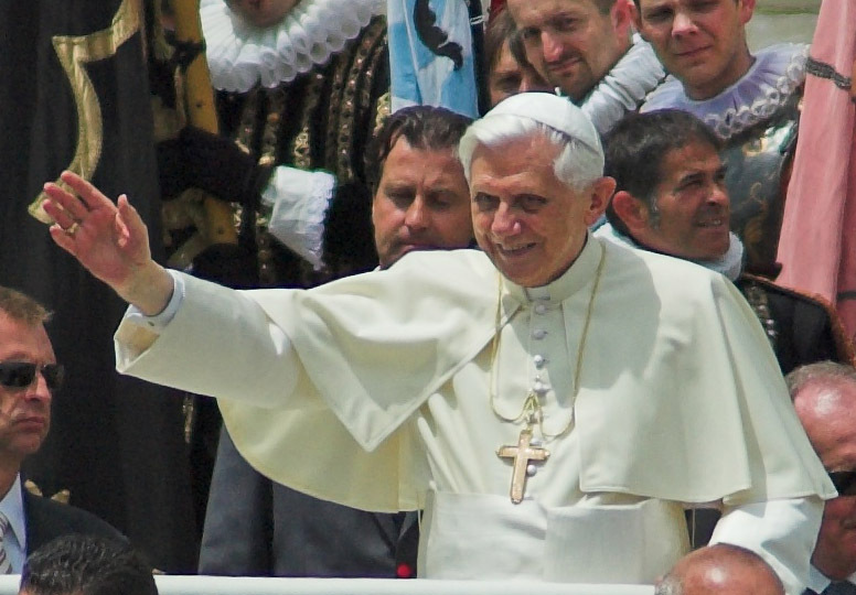 Der Papst tritt zurück. Das hat der Vatikan inzwischen bestätigt