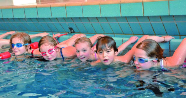 Auf die Plätze, fertig, los...Schwimmen macht Spaß!