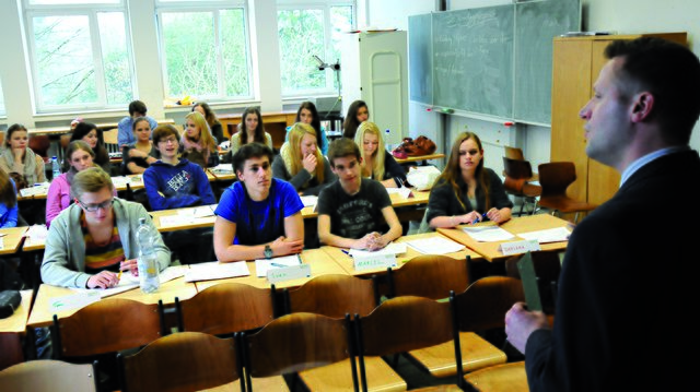 Ins Thema „Bewerbungen“ führte die Barmer Krankenkasse die Gymnasiasten ein.