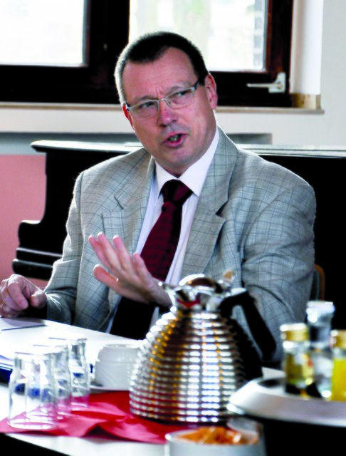 Dr. Bernd Wessel erläuterte das medizinische Konzept der Fachklinik  Kamillushaus in Werden.