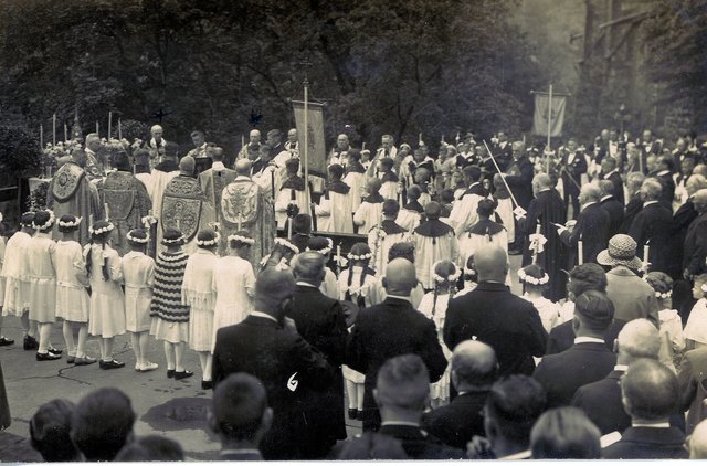 Fronleinam 1931 zu Erfurt