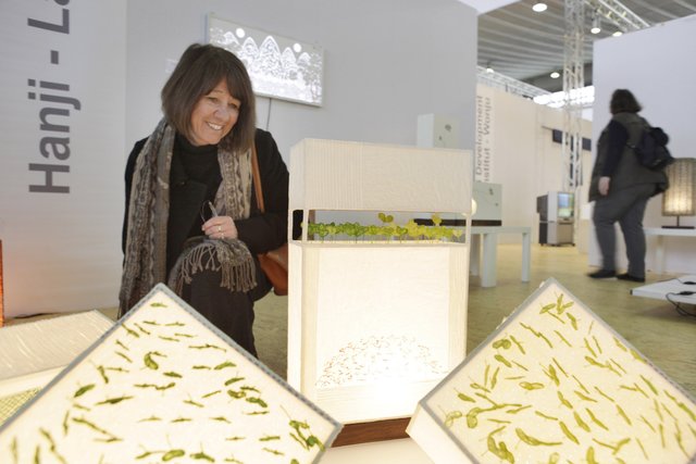 Blickfänge aus Papier werden präsentiert. | Foto: Westfalenhallen GmbH